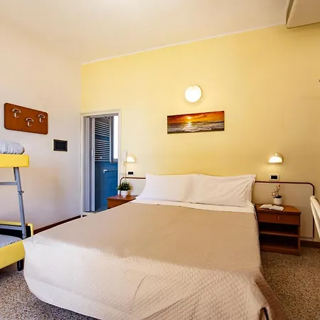 Paola Garden Hotel 3*