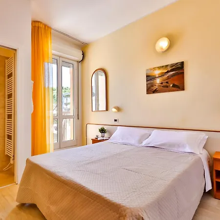 Otel Paola Garden 3*