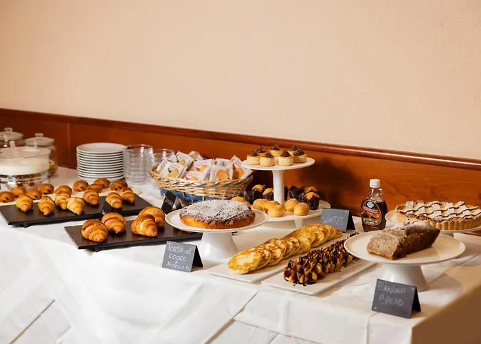 Paola Garden Hotel 3*