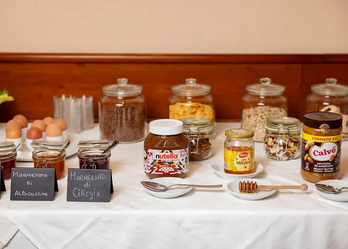 מלון Paola Garden 3*