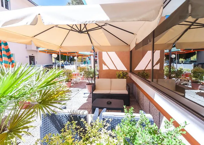 Paola Garden מלון 3*