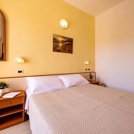 Hotel Paola Garden