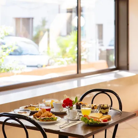 Paola Garden Hotel 3*